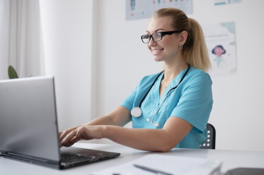 La nouvelle version de Dragon Medical One vous permet désormais de mettre en forme vos insertions automatiques.